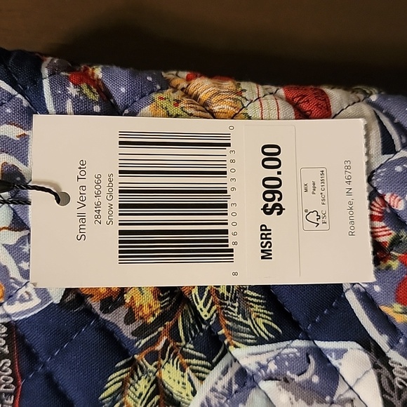 Vera Bradley Small Vera Tote. “ Snow Globes” NWT - Picture 5 of 10